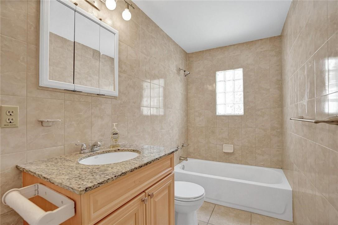 Jacaranda Heights 31-31 B - Residential