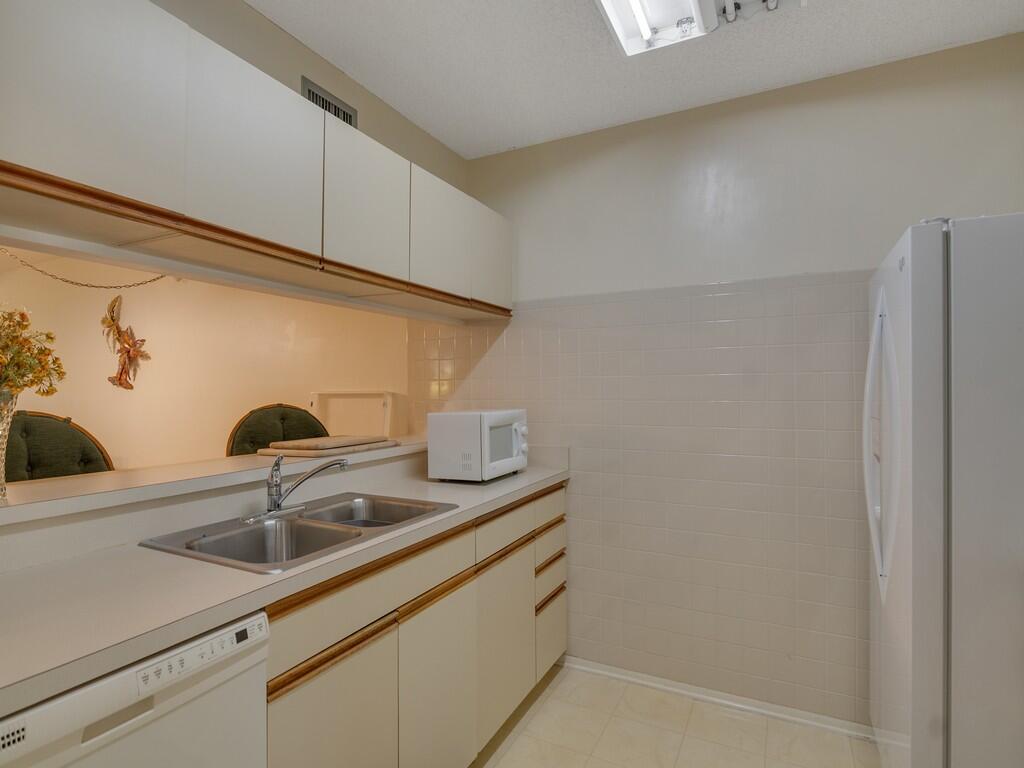 VISTA PLANTATION PHASE I - Residential Lease