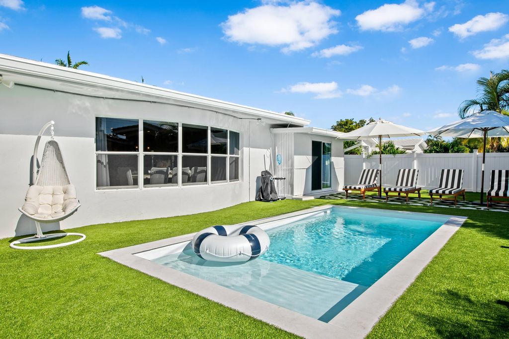 Photo of 698 W Camino Real, Boca Raton, FL 33486 (MLS # B26008632)