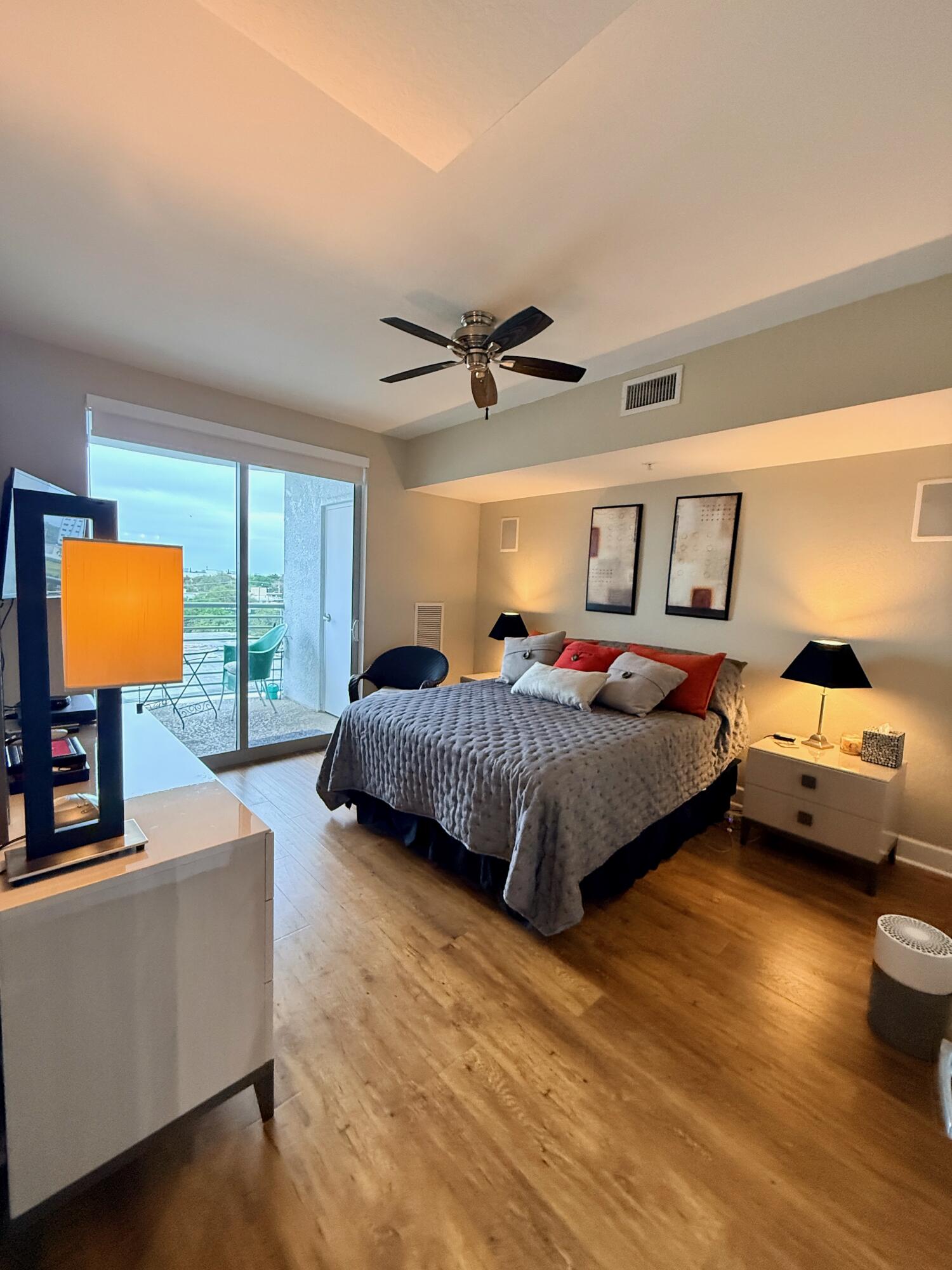 RADIUS CONDO - Residential Lease