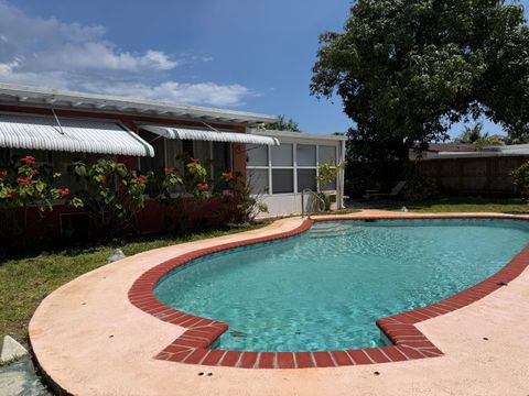 Tiny photo for 1014 SE 4th Court, Deerfield Beach, FL 33441 (MLS # B26020179)
