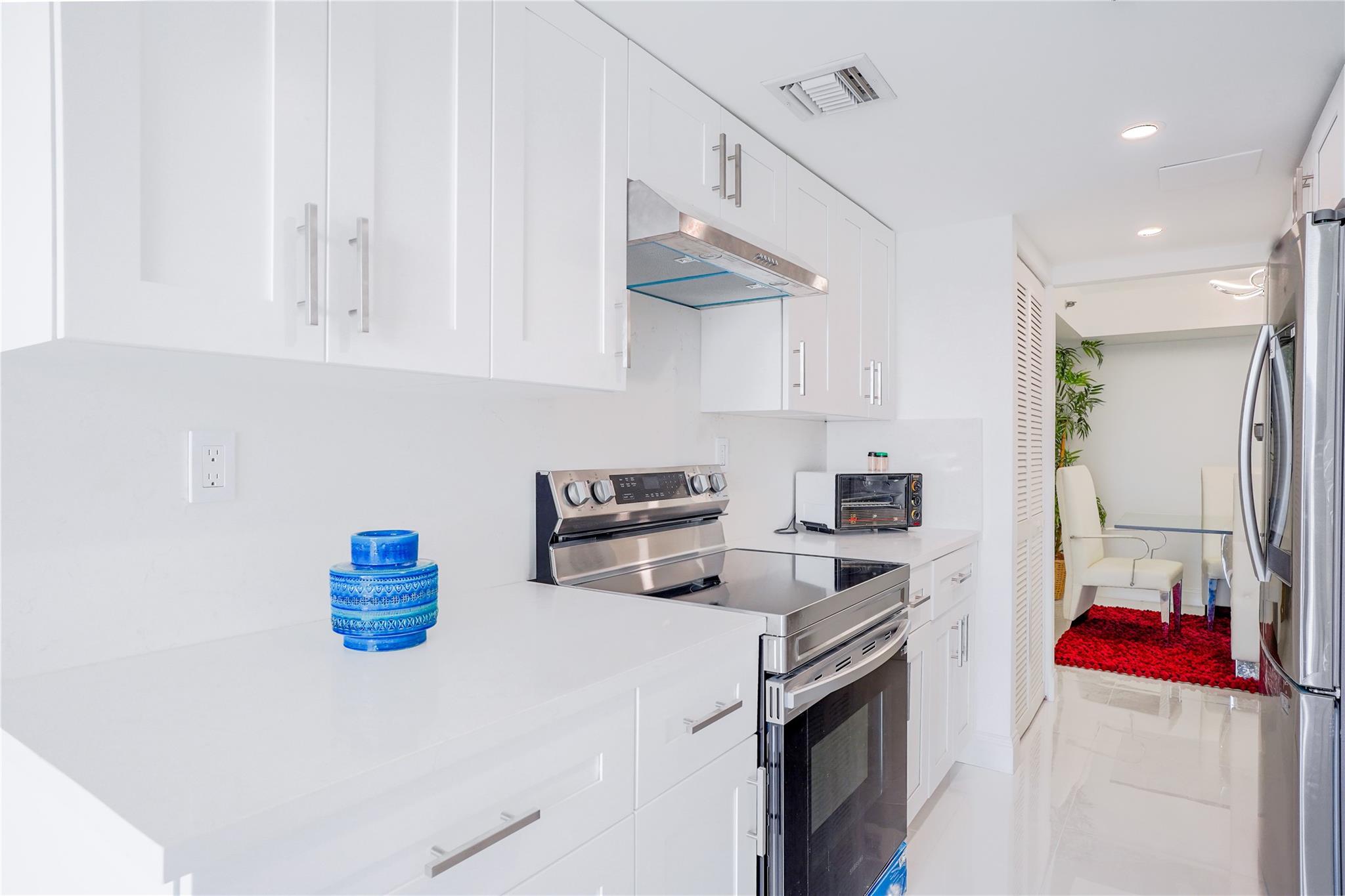 WINSTON TOWERS - Residential