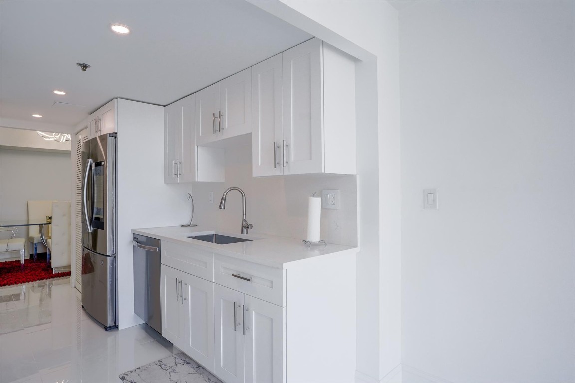 WINSTON TOWERS - Residential