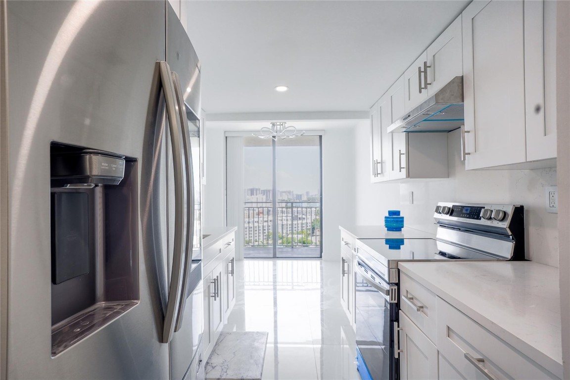 WINSTON TOWERS - Residential