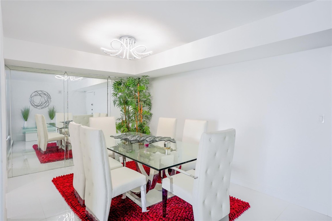 WINSTON TOWERS - Residential