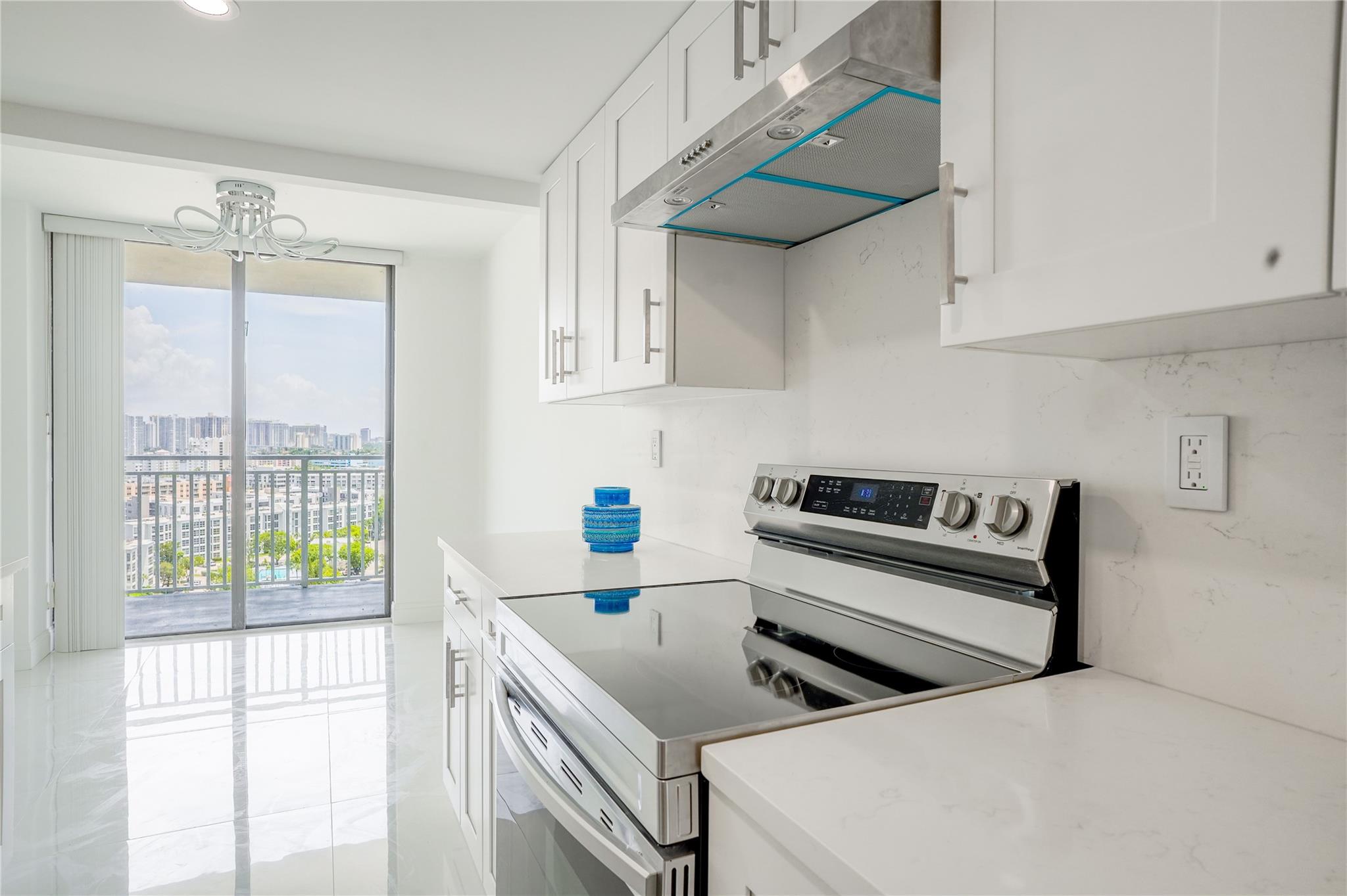 WINSTON TOWERS - Residential
