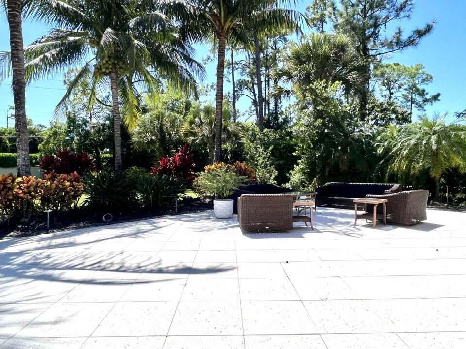PINEWOOD OF WELLINGTON - Residential
