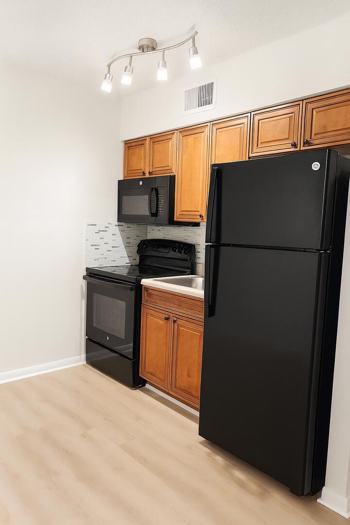 BOCA RATON HILLS SEC 2 - Residential Lease