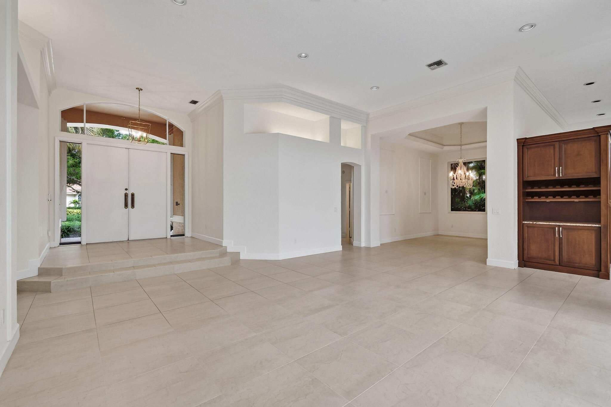 108 N River Drive W