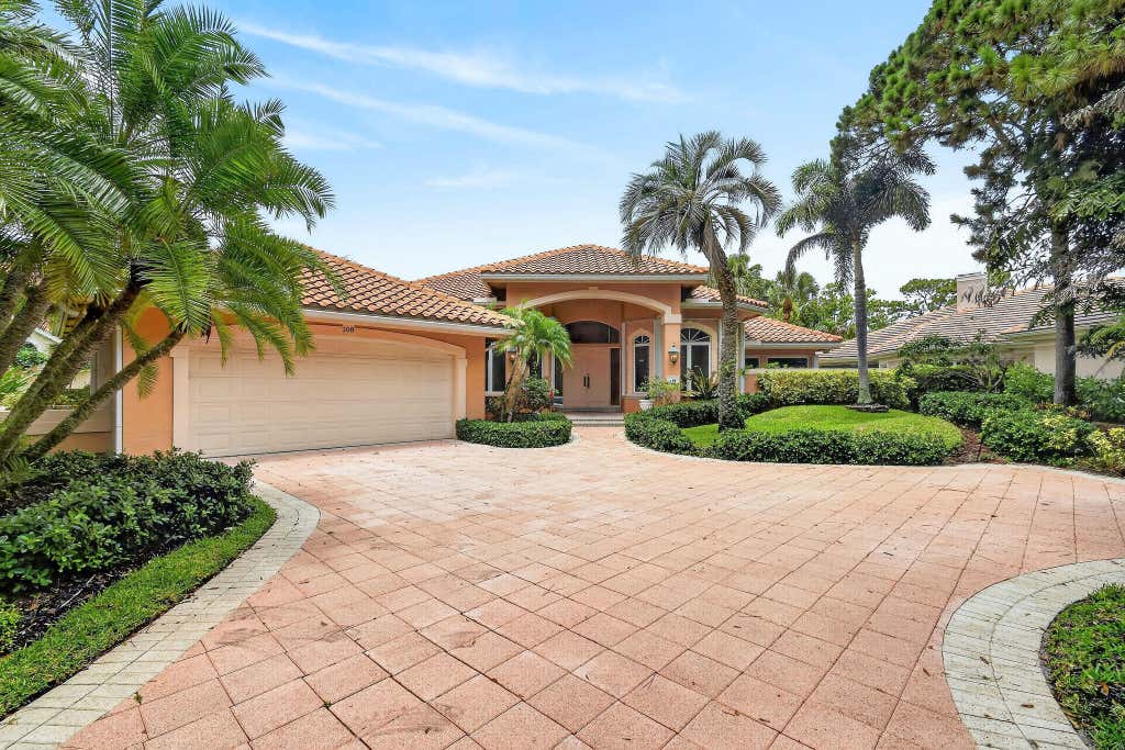 Photo of 108 N River Drive W, Jupiter, FL 33458 (MLS # B26055891)