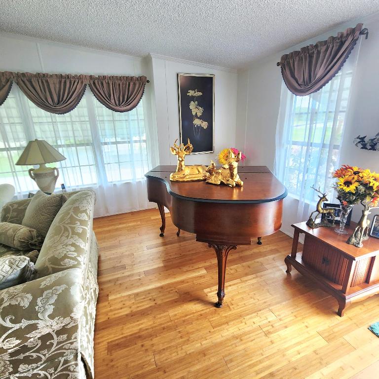 PLAM LAKE COOP - Residential