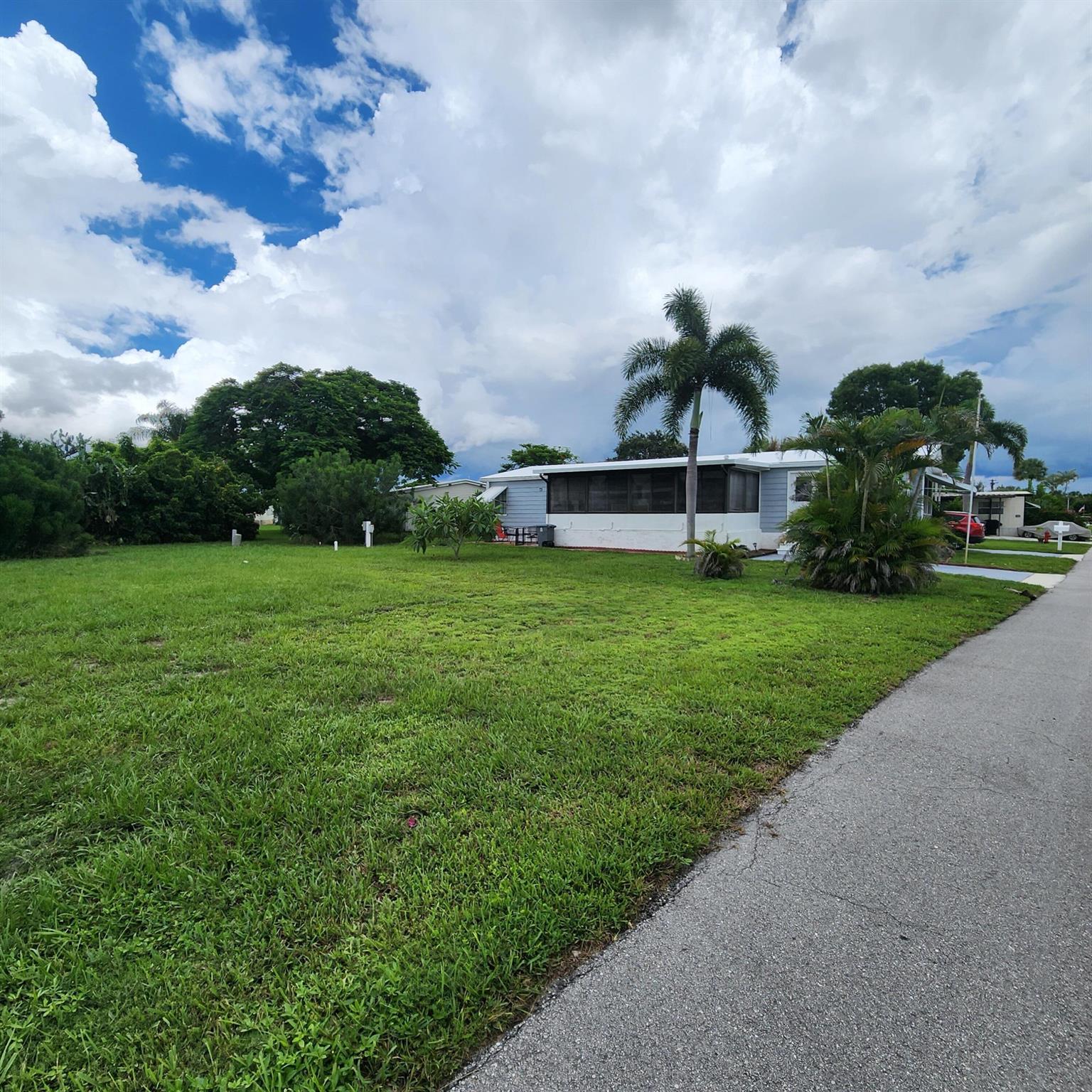 PLAM LAKE COOP - Residential