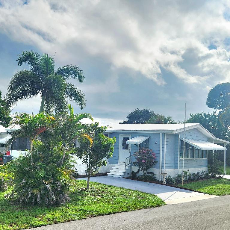 PLAM LAKE COOP - Residential