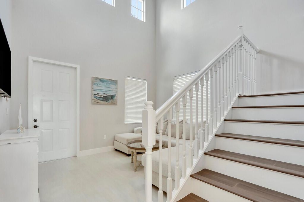 Photo of 548 Tomahawk Court, Palm Beach Gardens, FL 33410 (MLS # R11033472)