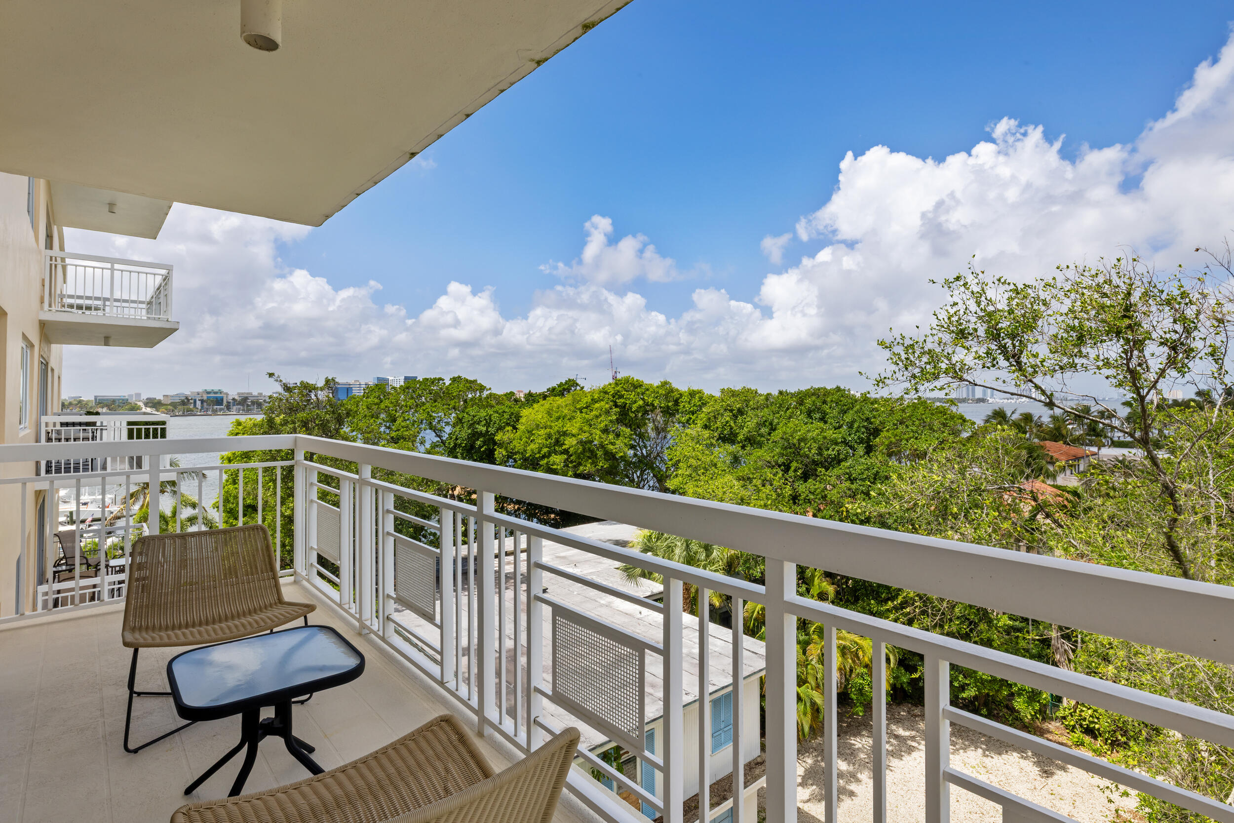 250 Bradley Place 606