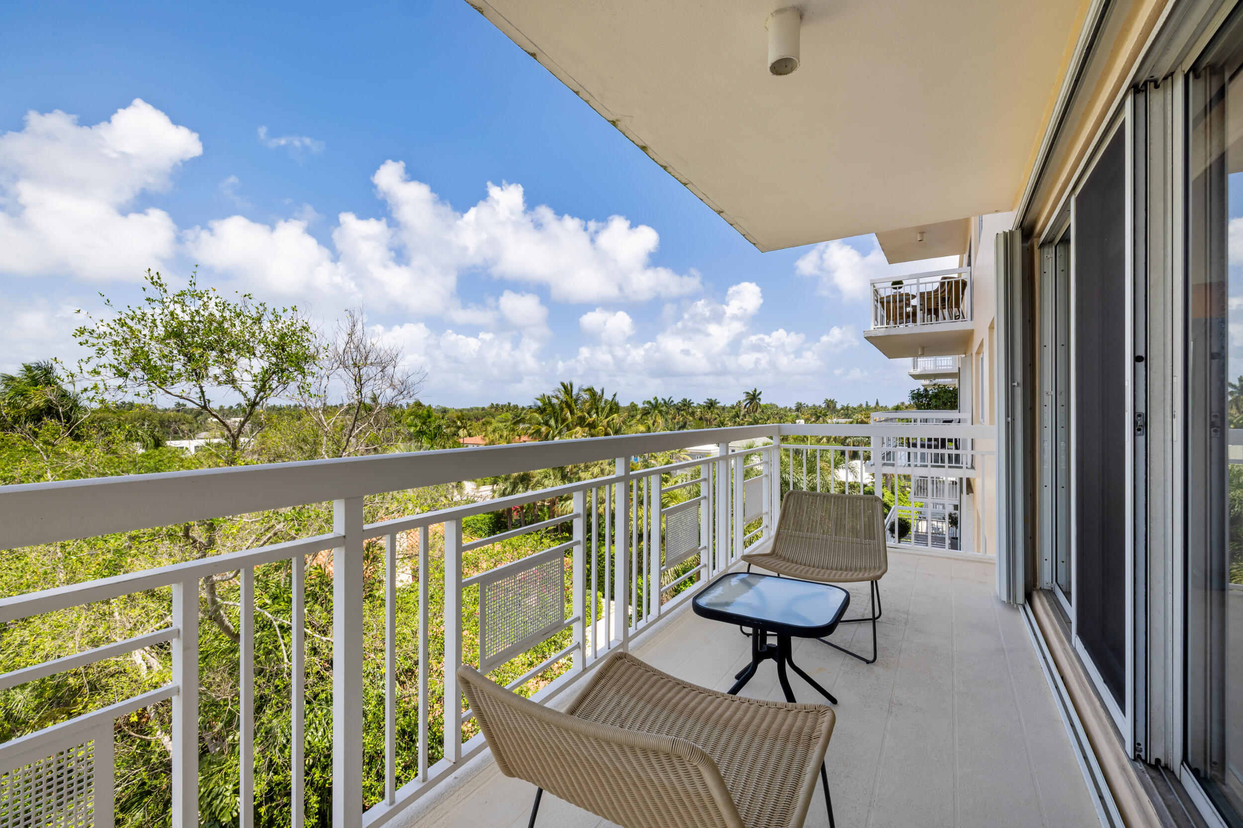 250 Bradley Place 606