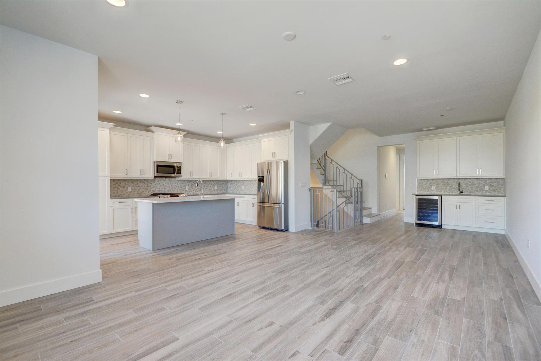 BELLA VILLAGGIO CONDO - Commercial Sale