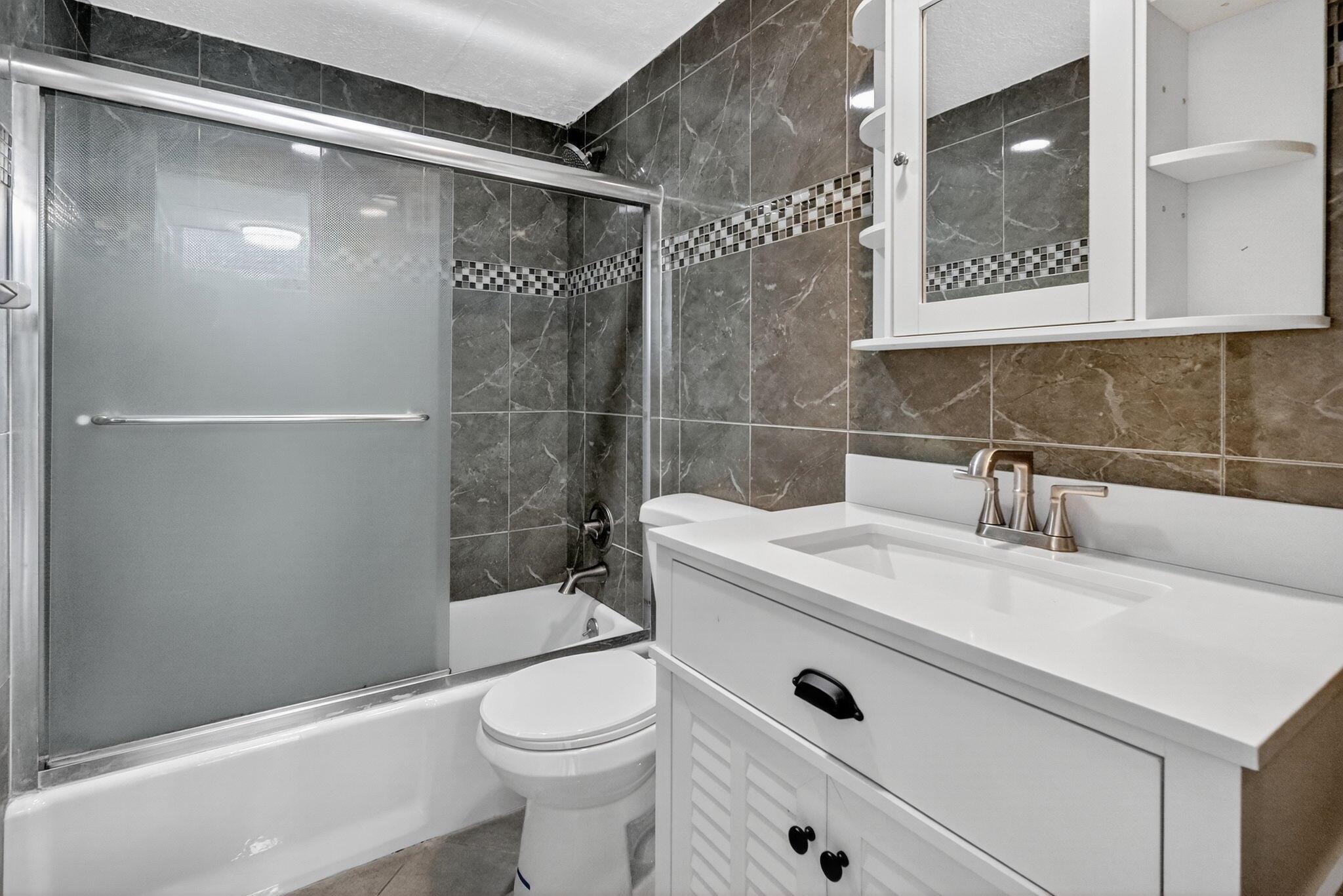 TIDES ON HOLLYWOOD BEACH - Residential Lease