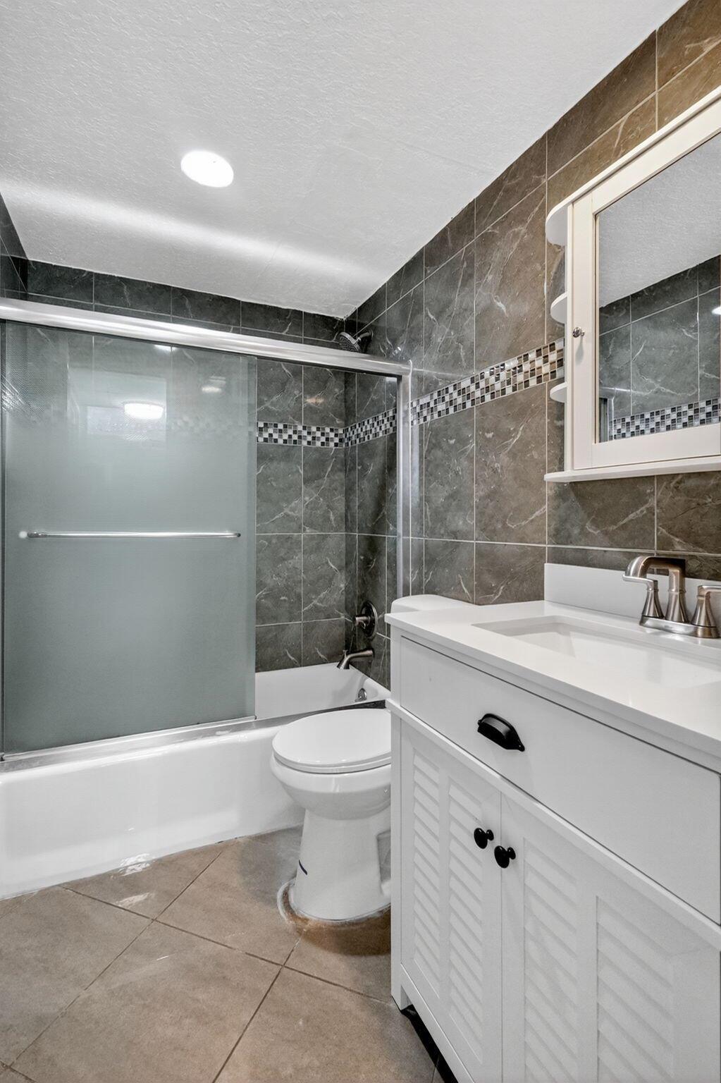 TIDES ON HOLLYWOOD BEACH - Residential Lease