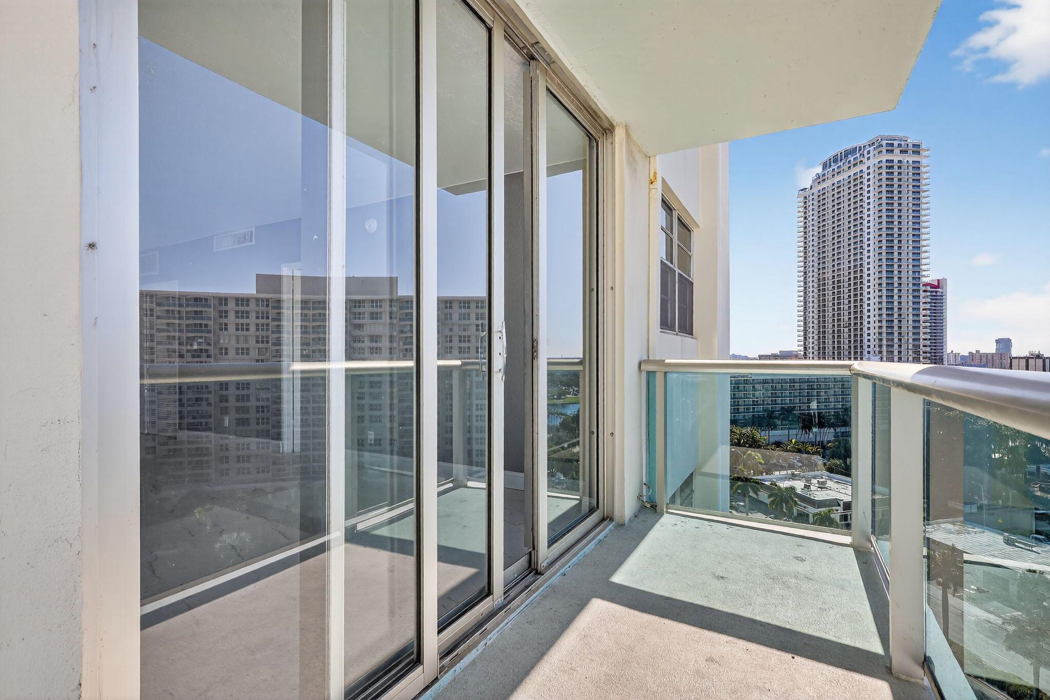 TIDES ON HOLLYWOOD BEACH - Residential Lease