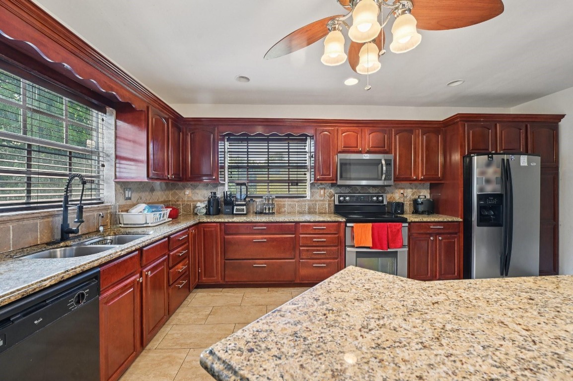 667 W Melrose Circle