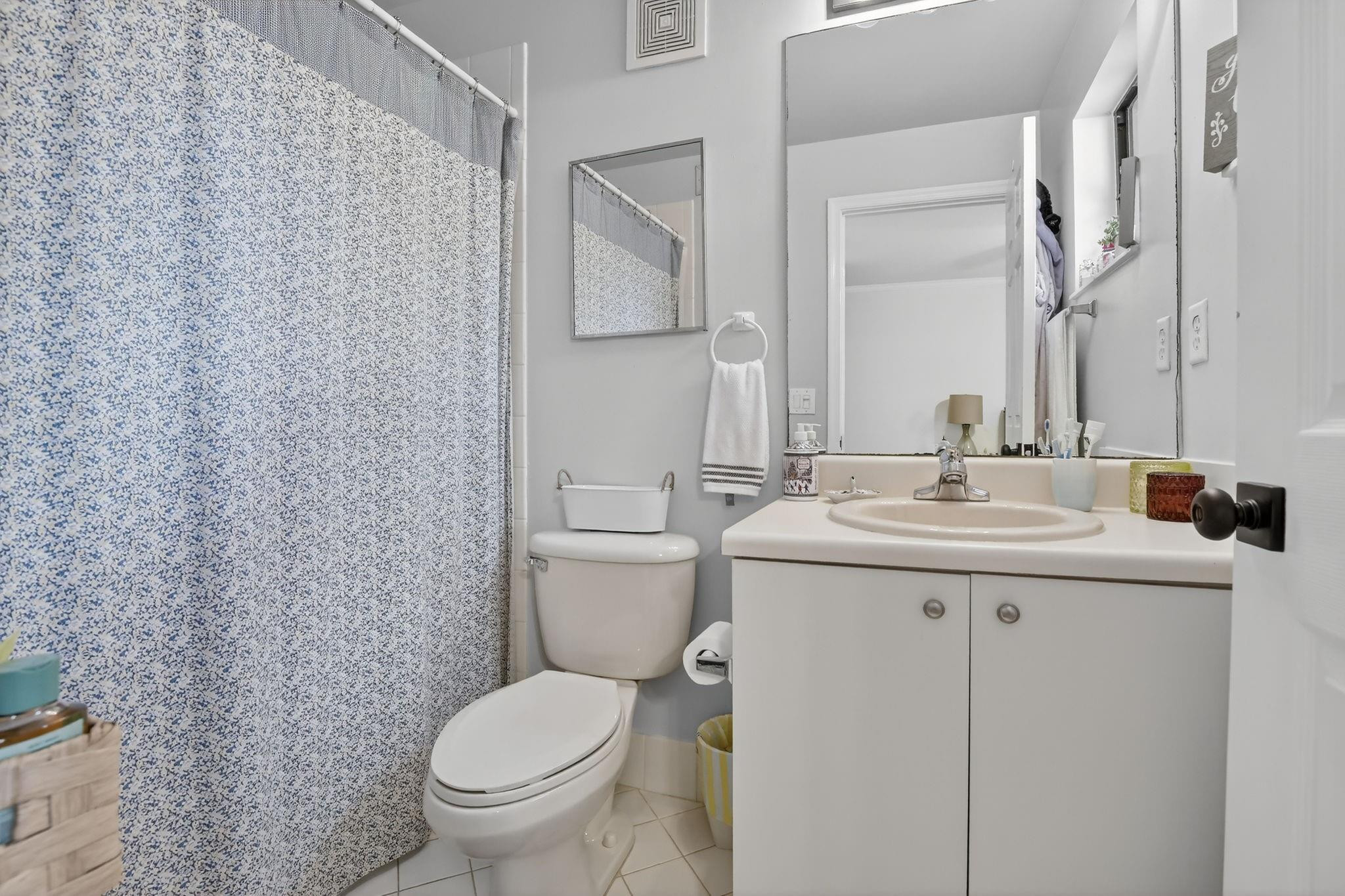 Courtyard at the Grove - Residential