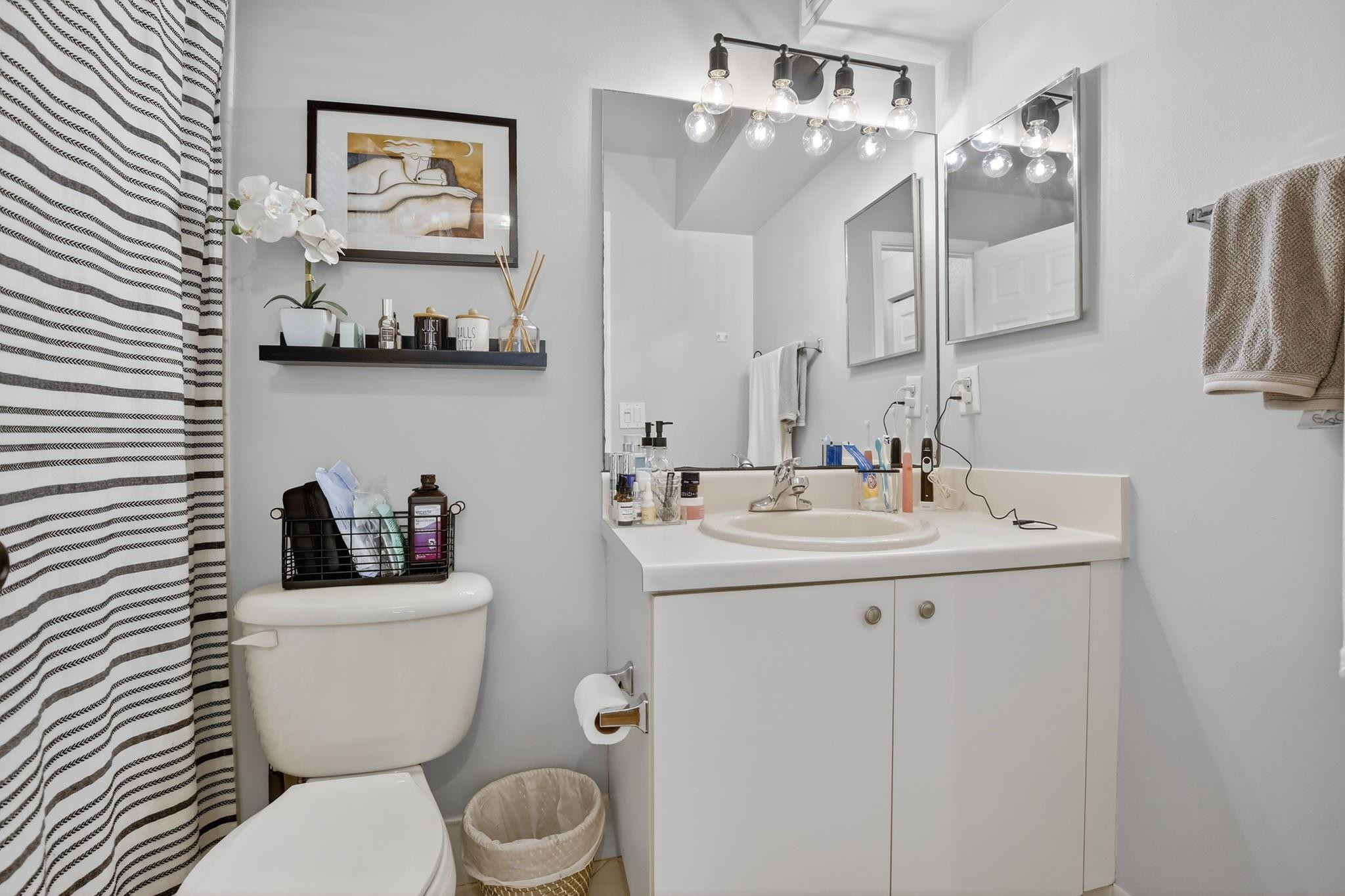 Courtyard at the Grove - Residential