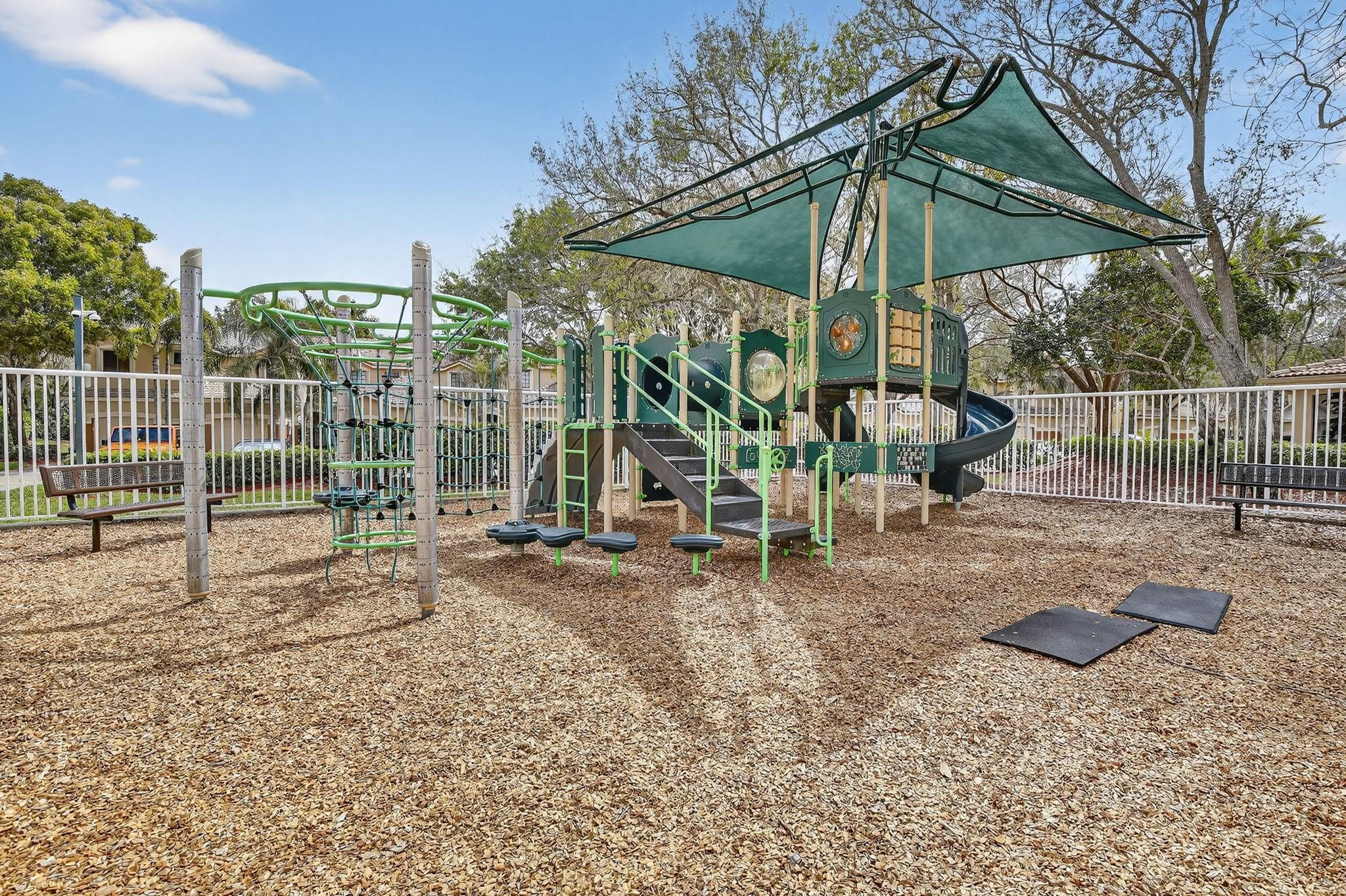Courtyard at the Grove - Residential