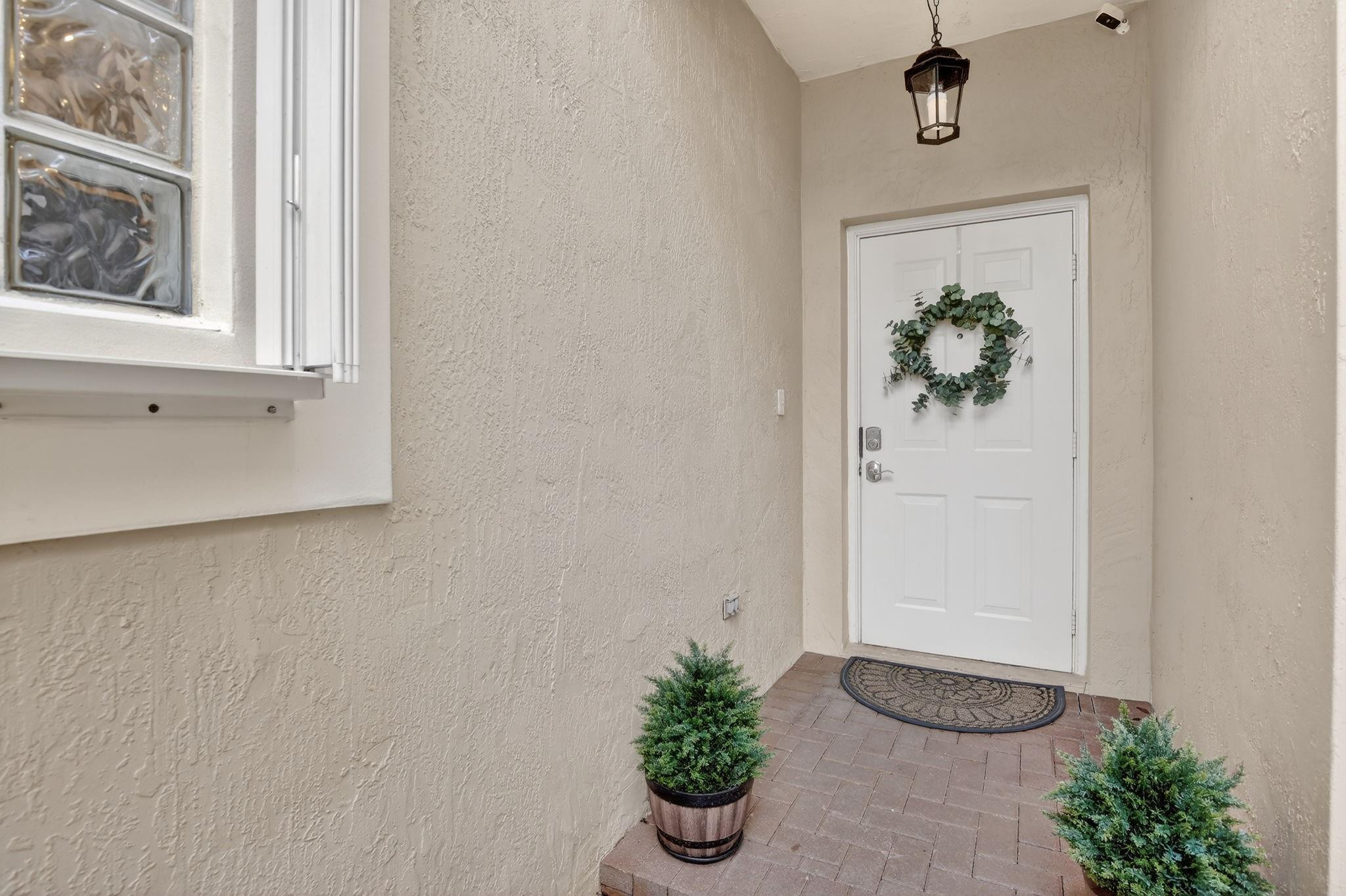 Courtyard at the Grove - Residential