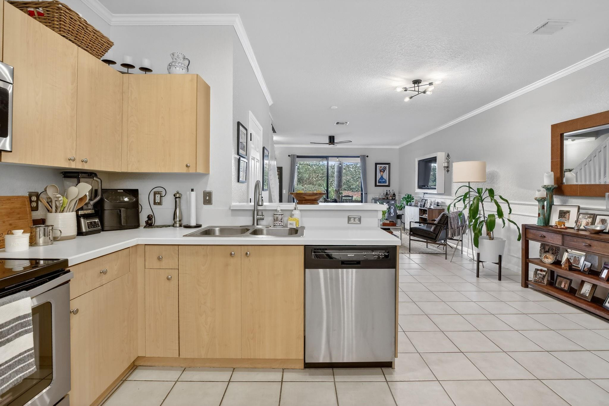 Courtyard at the Grove - Residential