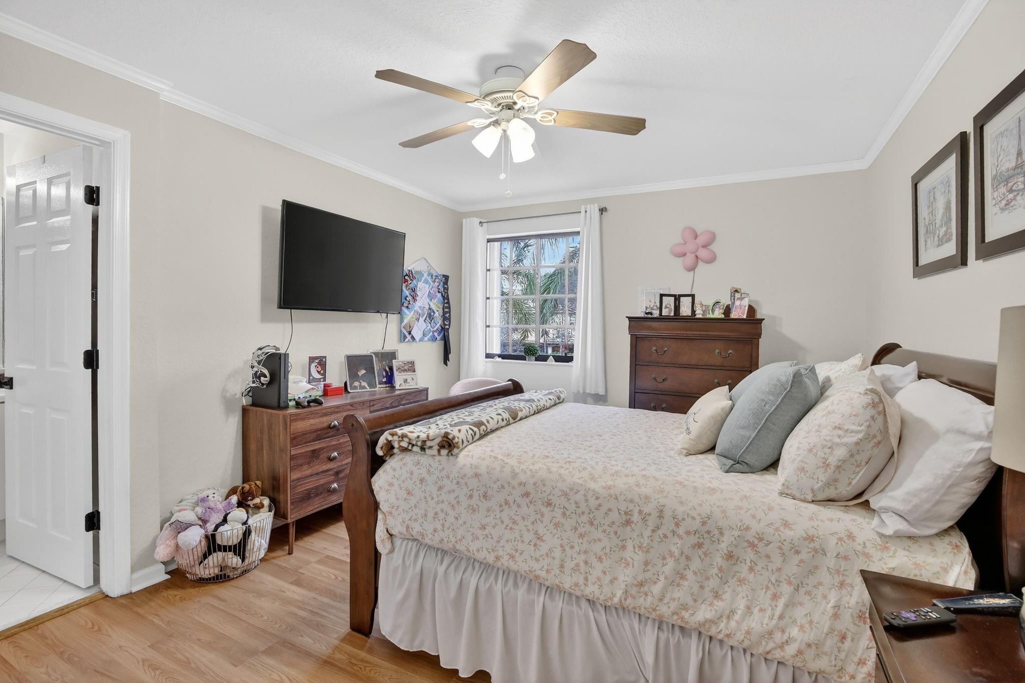 Courtyard at the Grove - Residential