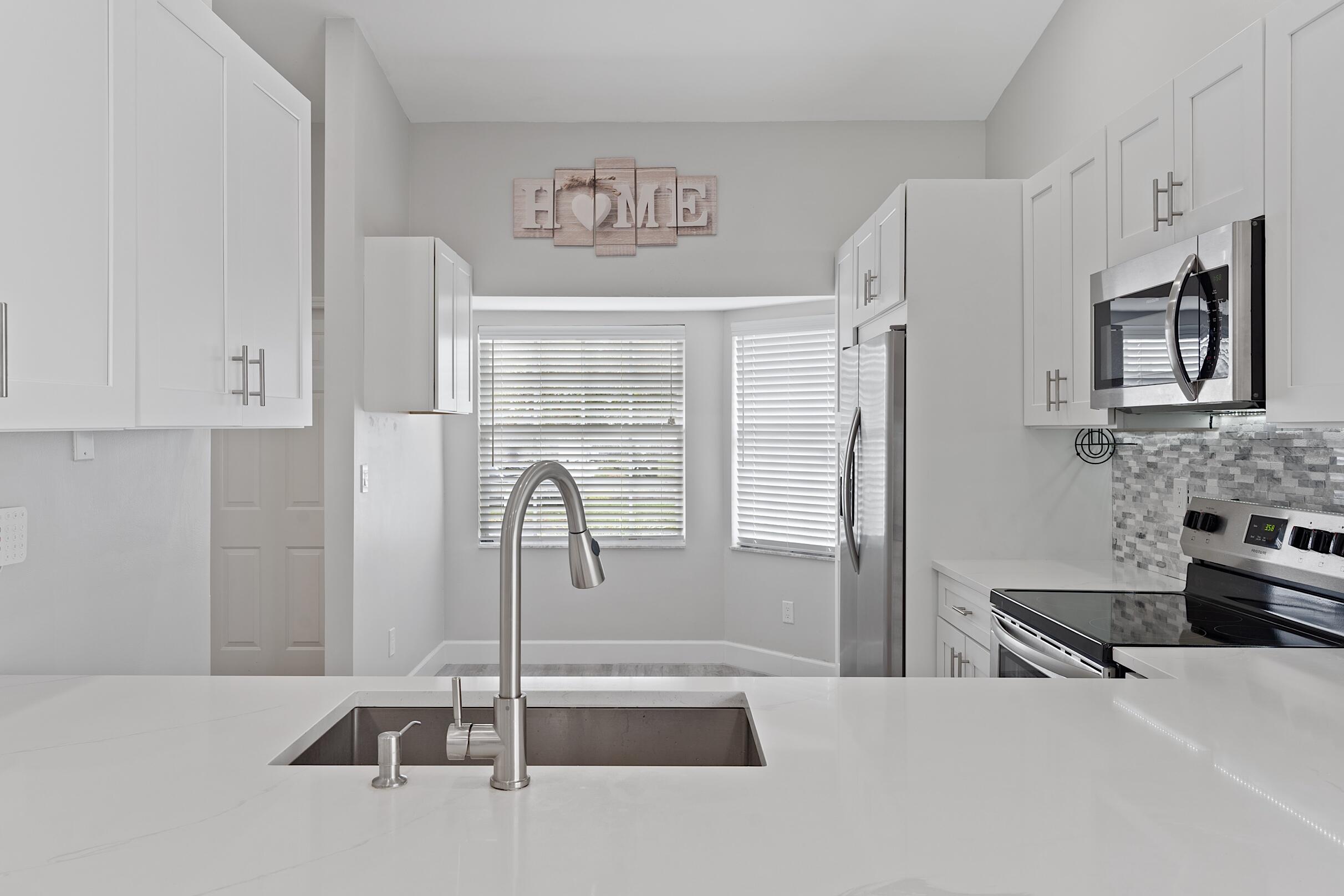 BOYNTON LAKES 6 - Residential