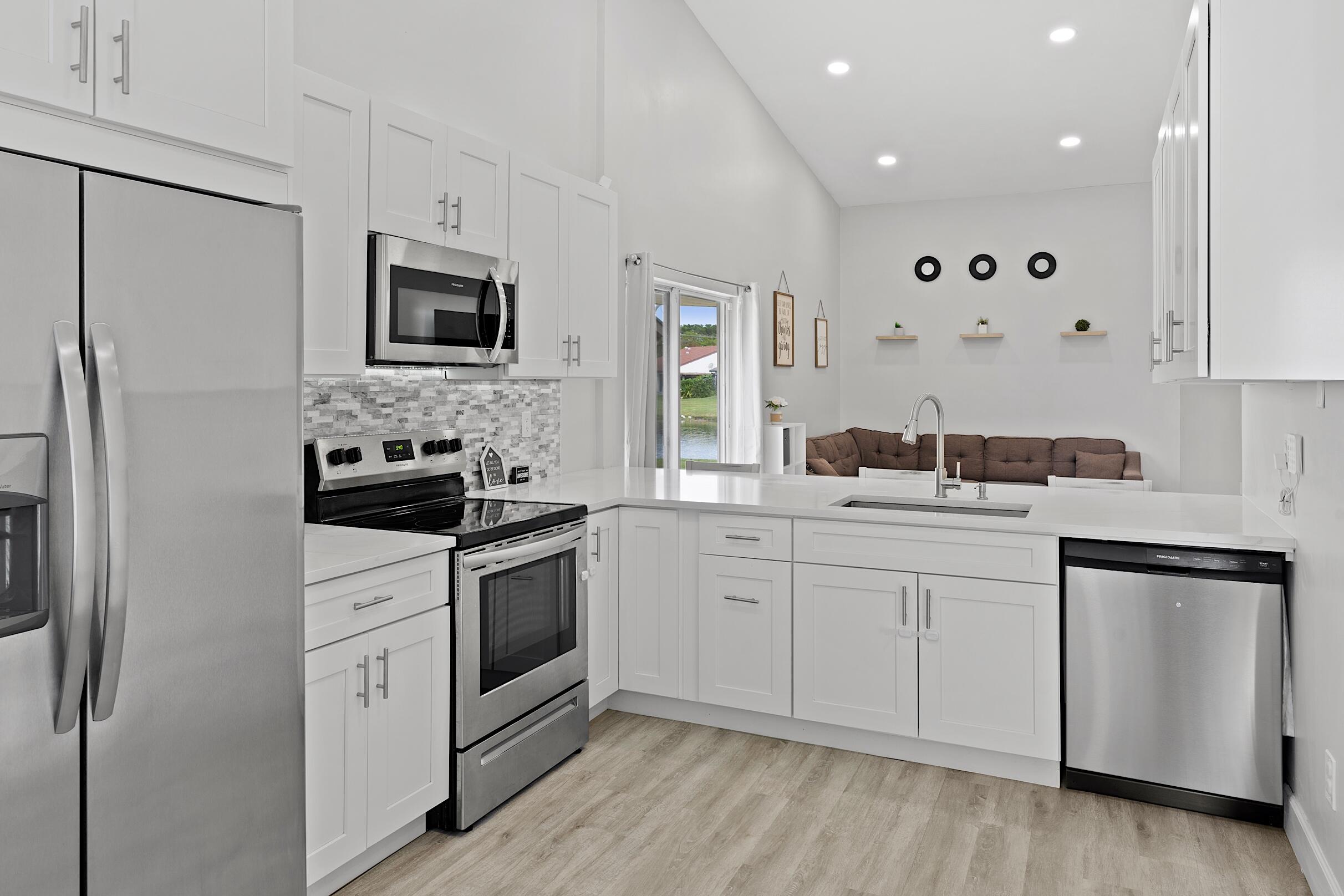 BOYNTON LAKES 6 - Residential