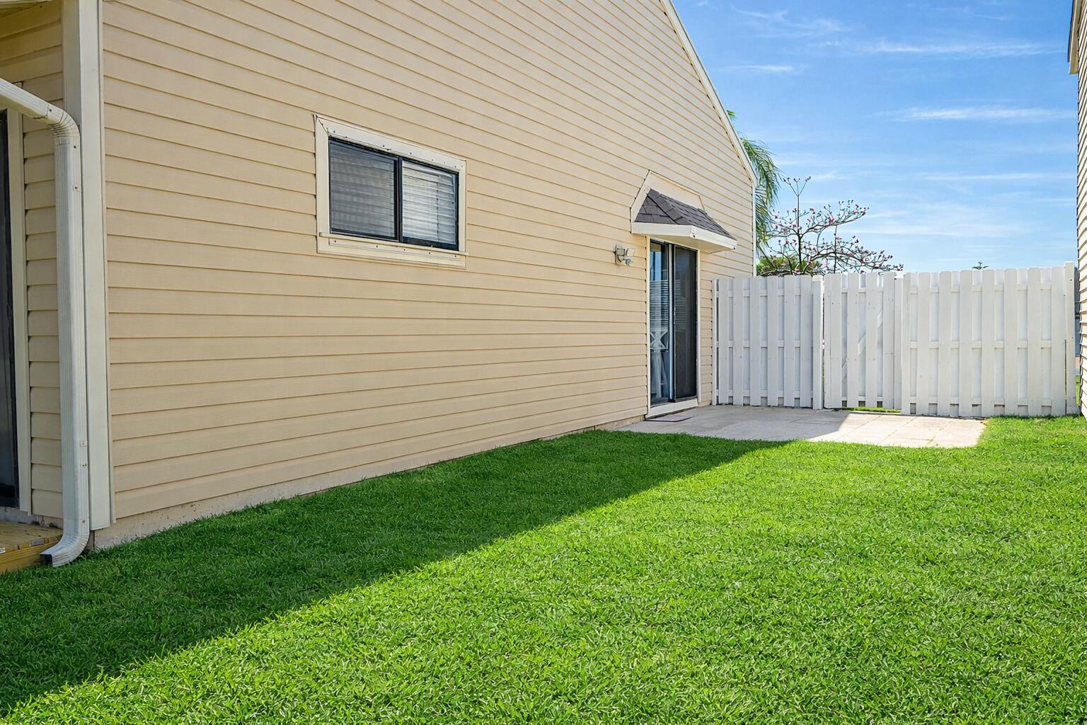 BOYNTON LAKES 6 - Residential