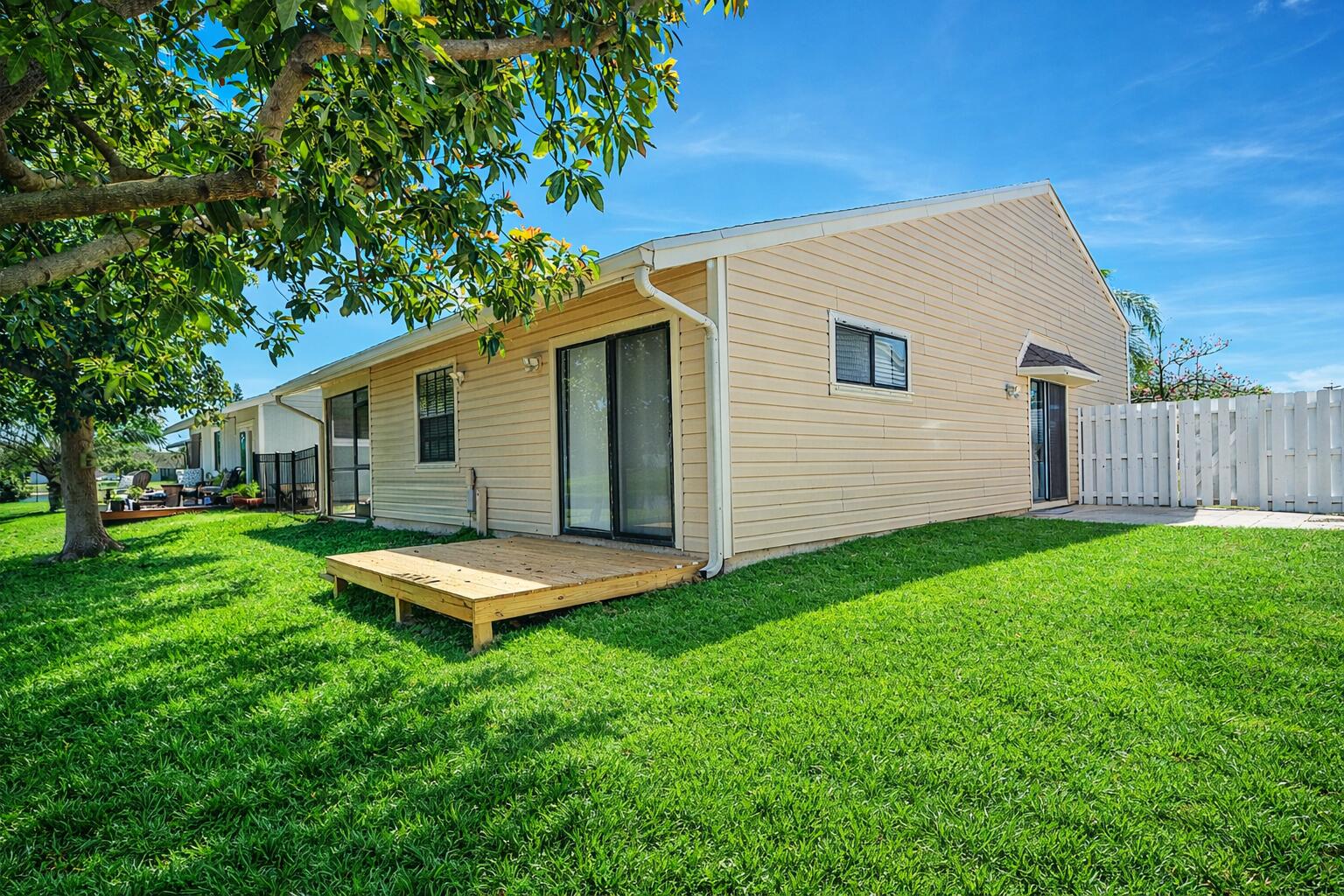 BOYNTON LAKES 6 - Residential