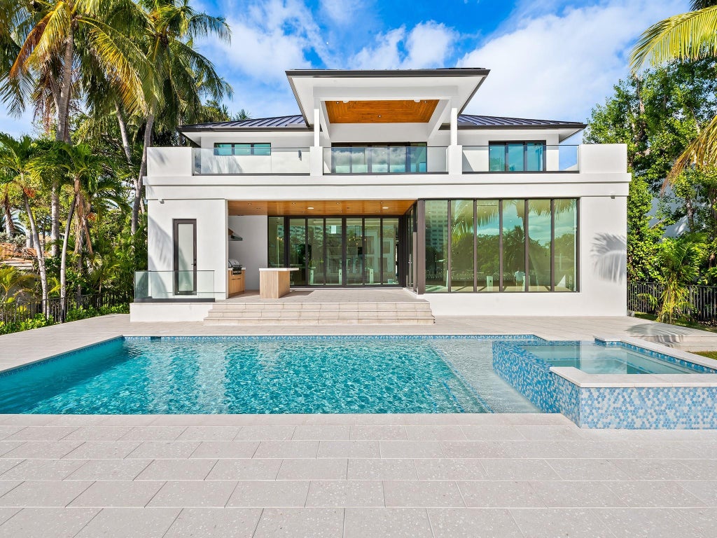 Photo of 2412 Delmar Place, Fort Lauderdale, FL 33301 (MLS # F10540398)