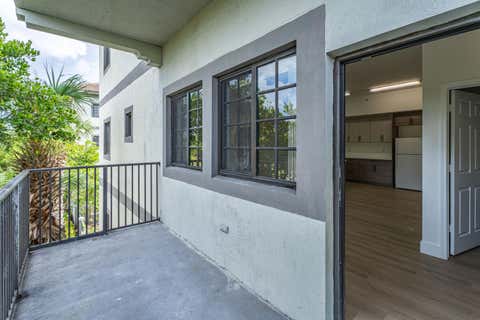 Tiny photo for 2801 Riverside Drive #301-s, Coral Springs, FL 33065 (MLS # B26046069)