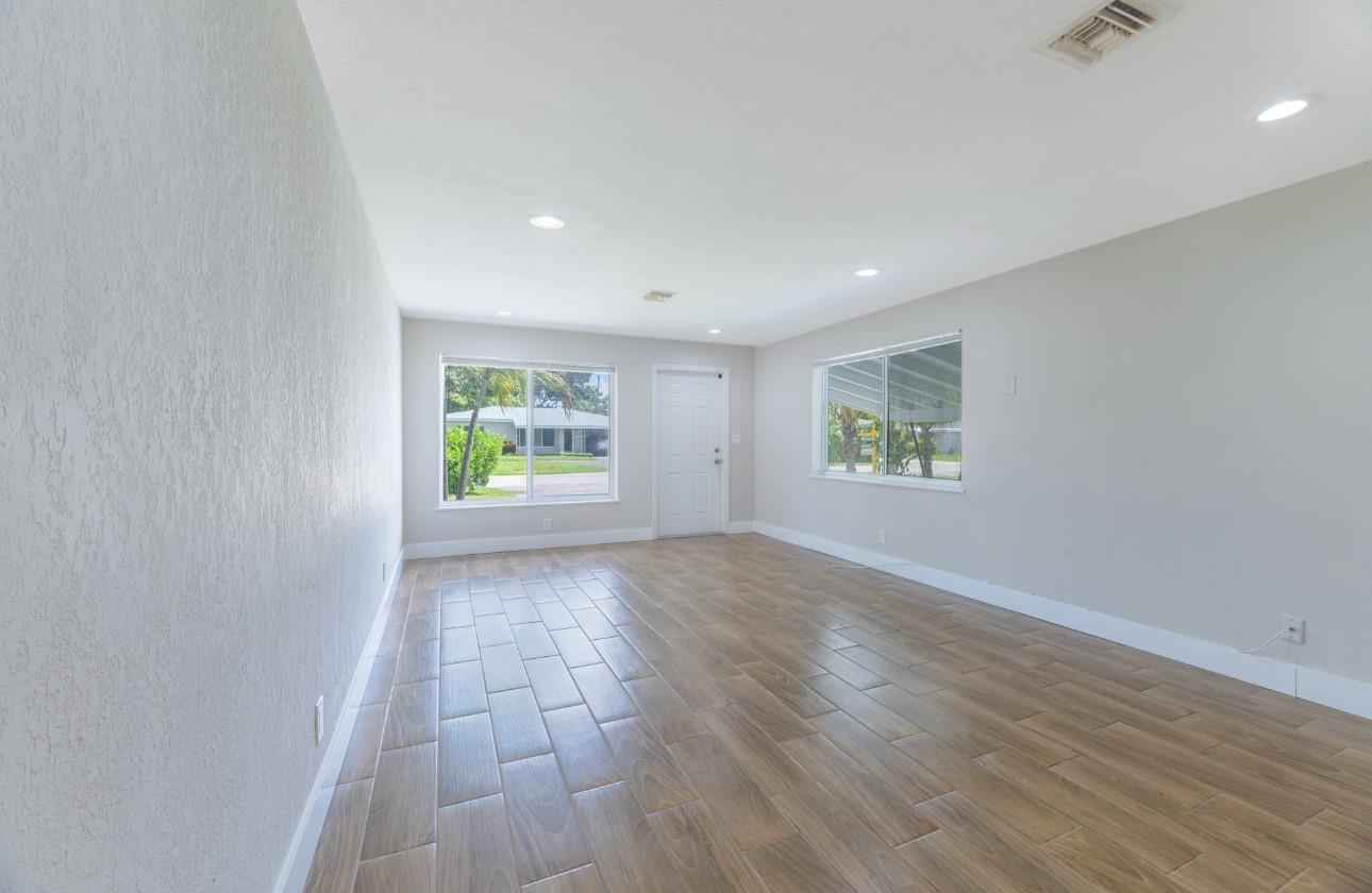 361 NE 43rd Ct
