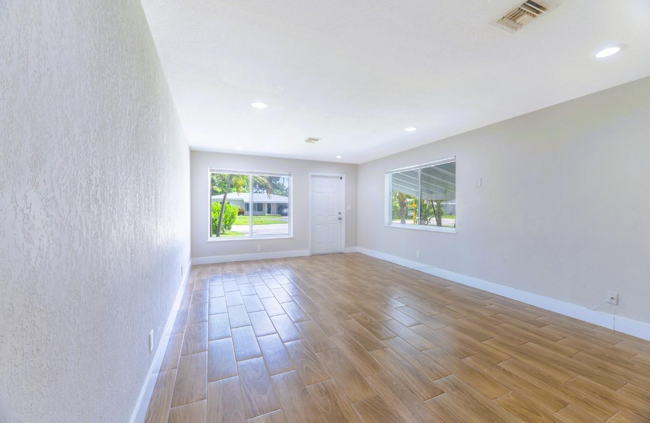 361 NE 43rd Ct