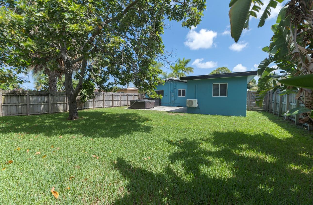 361 NE 43rd Ct