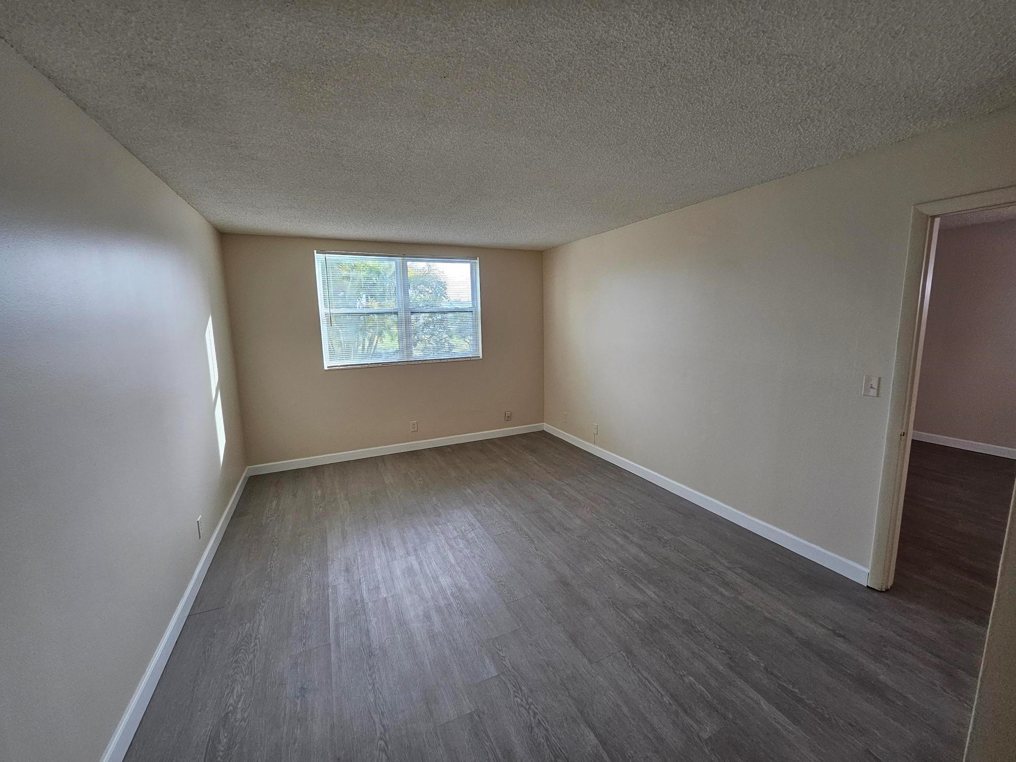 Lauderdale Oaks - Residential Lease