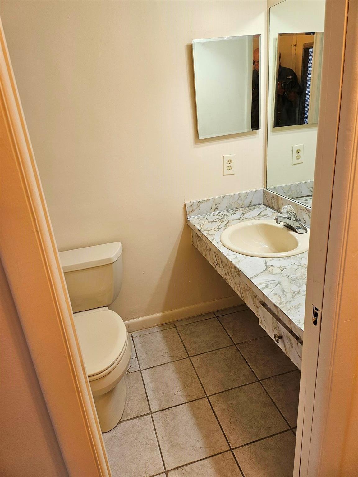 Lauderdale Oaks - Residential Lease