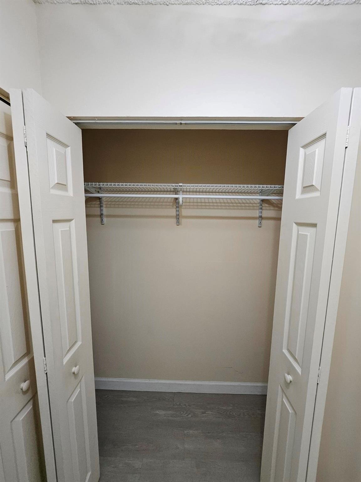 Lauderdale Oaks - Residential Lease