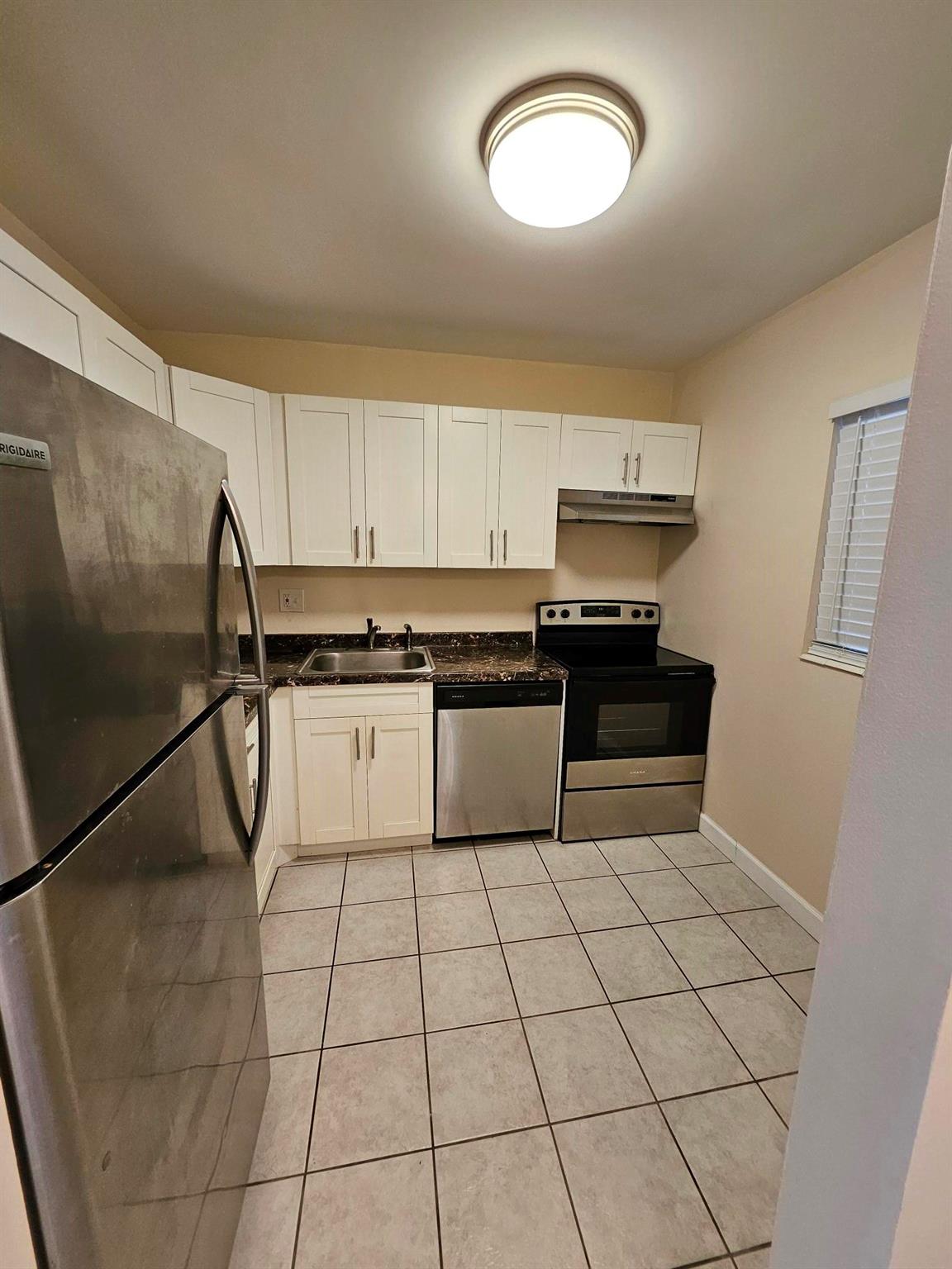 Lauderdale Oaks - Residential Lease