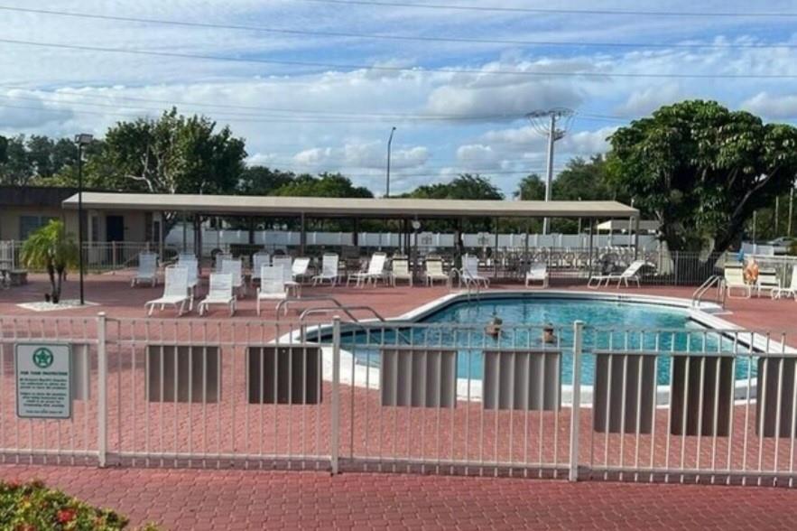 Lauderdale Oaks - Residential Lease