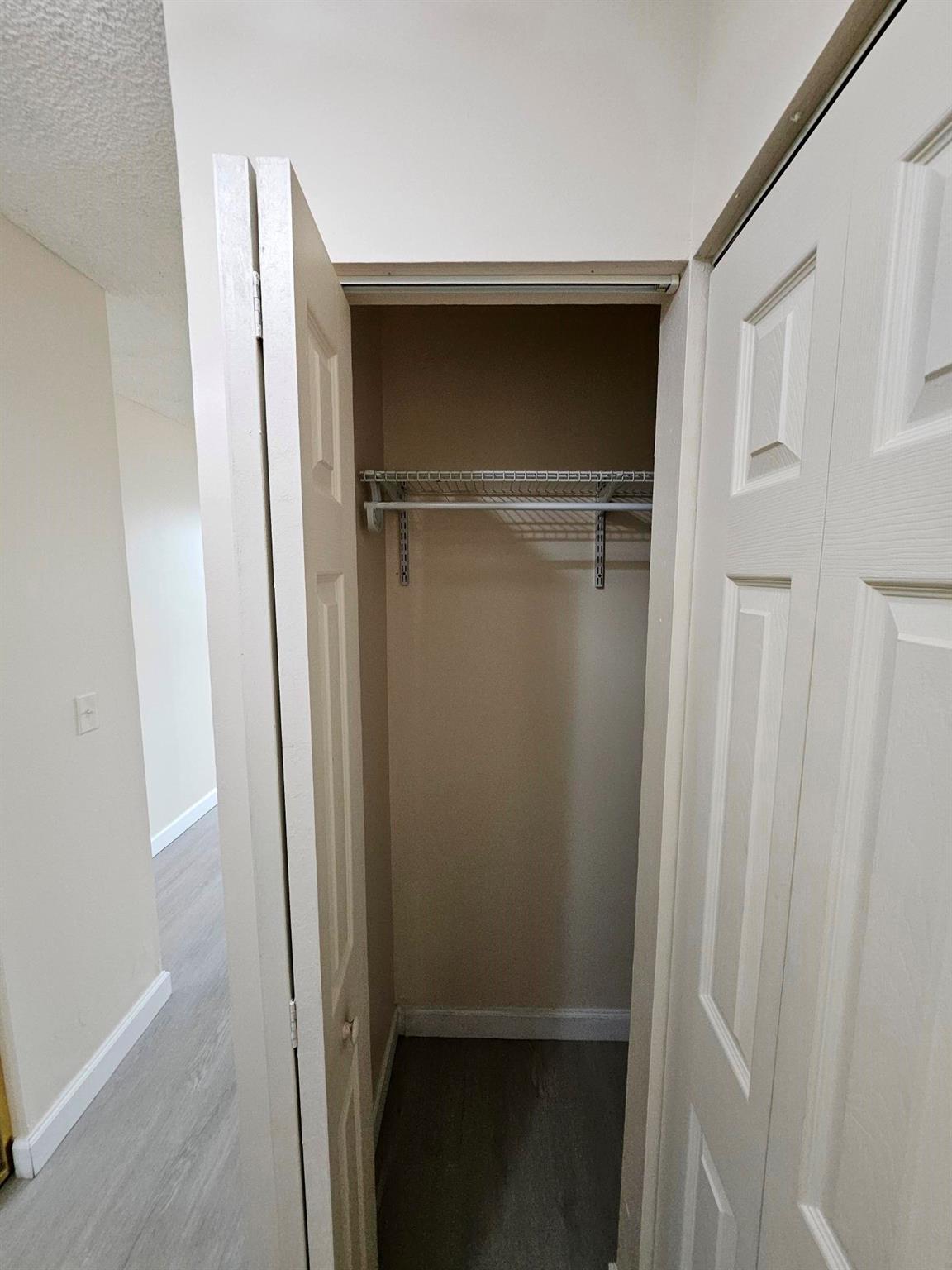 Lauderdale Oaks - Residential Lease