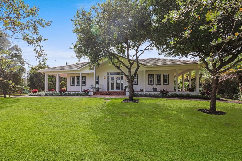 Photo of 6601 Appaloosa Trail, Southwest Ranches, FL 33330 (MLS # F10527096)