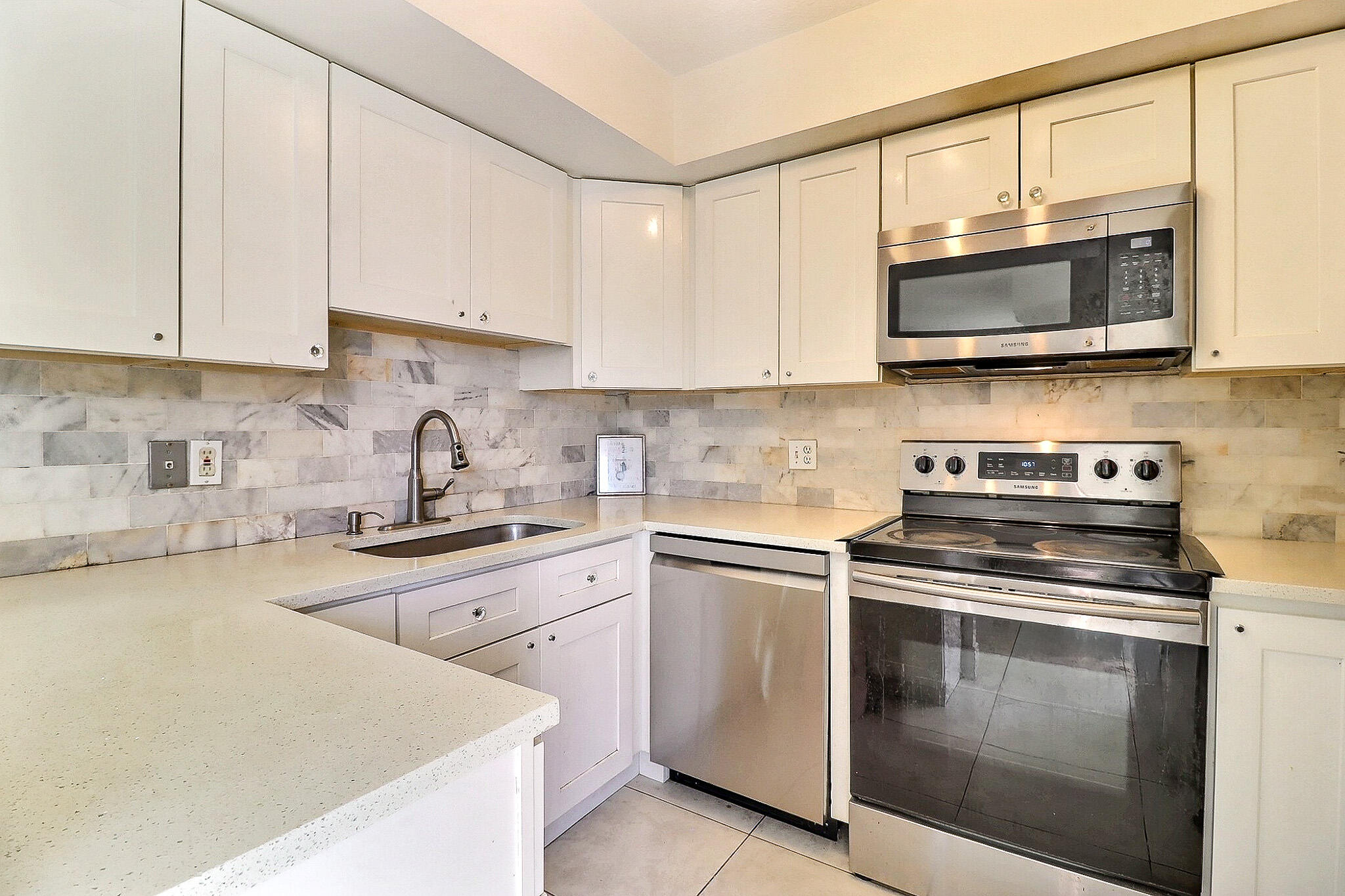 LE VILLAGE DE PROVENCE 2 - Residential