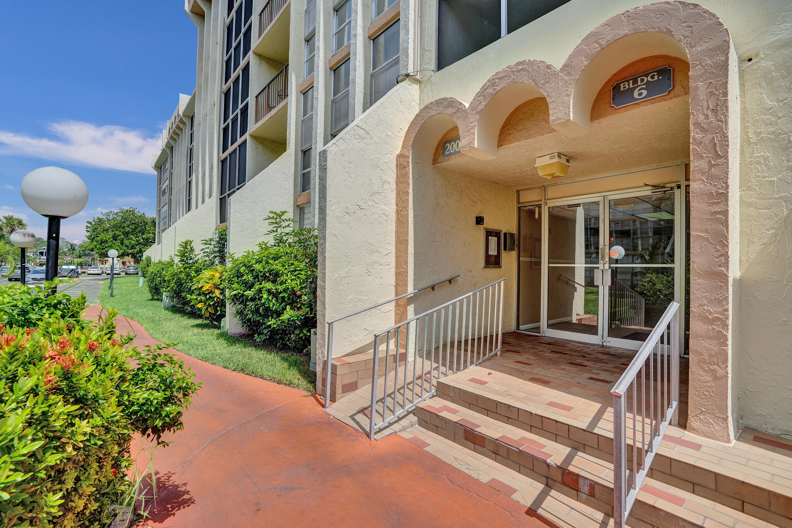 2000 Atlantic Shores Boulevard 306