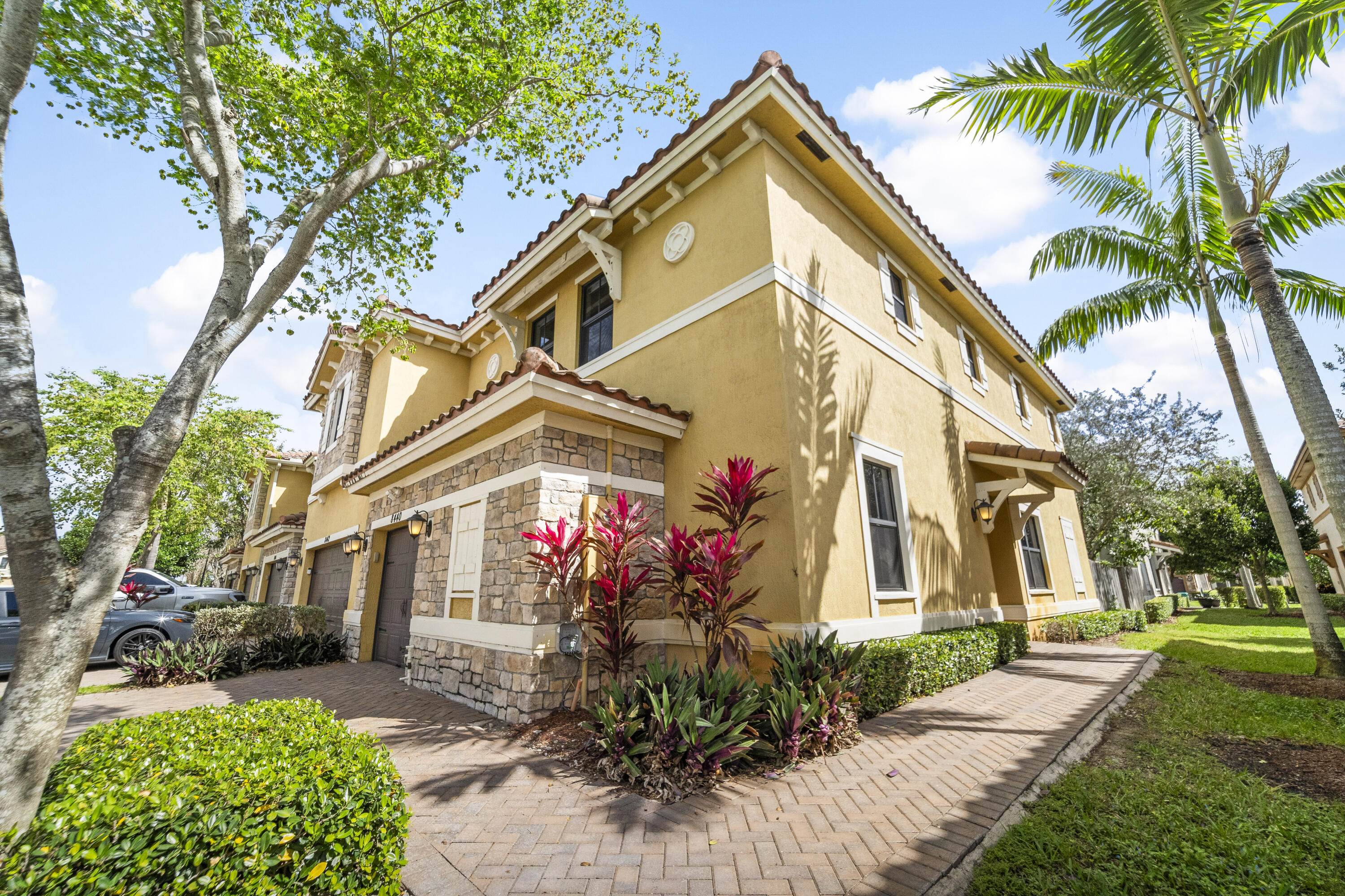 TOWN PARC - Residential